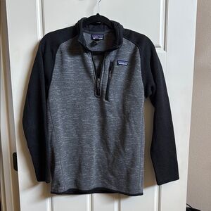 Patagonia Black and Gray Fleece Pullover
